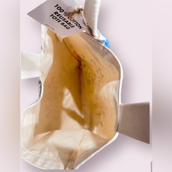 Canvas Tote “This MAMA Prays” - Picture 3 of 3